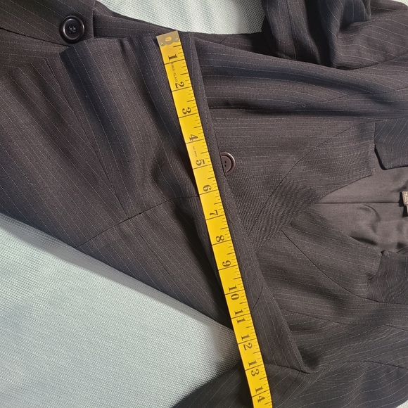 CARRIERE Blazer Black Pinstripe Structured Suit - Picture 8 of 14